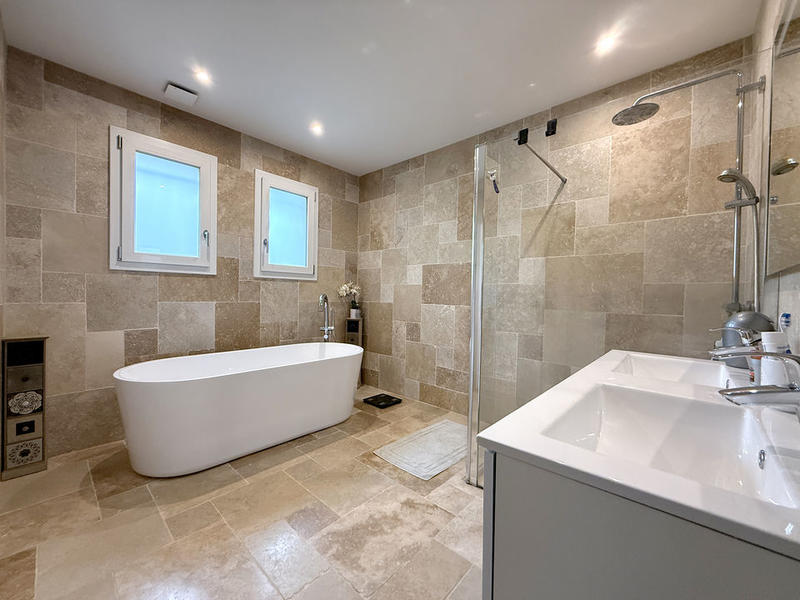 Maison - 170 m² - 6 pièces