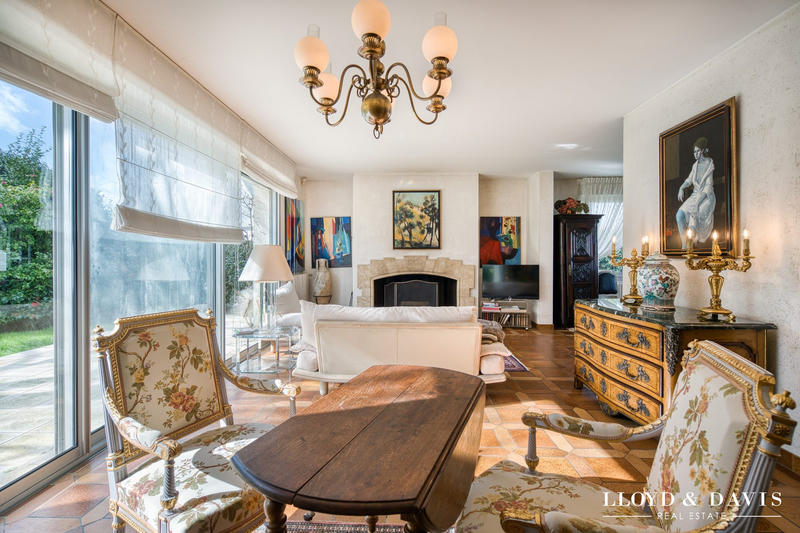 Maison - 213 m² - 7 pièces