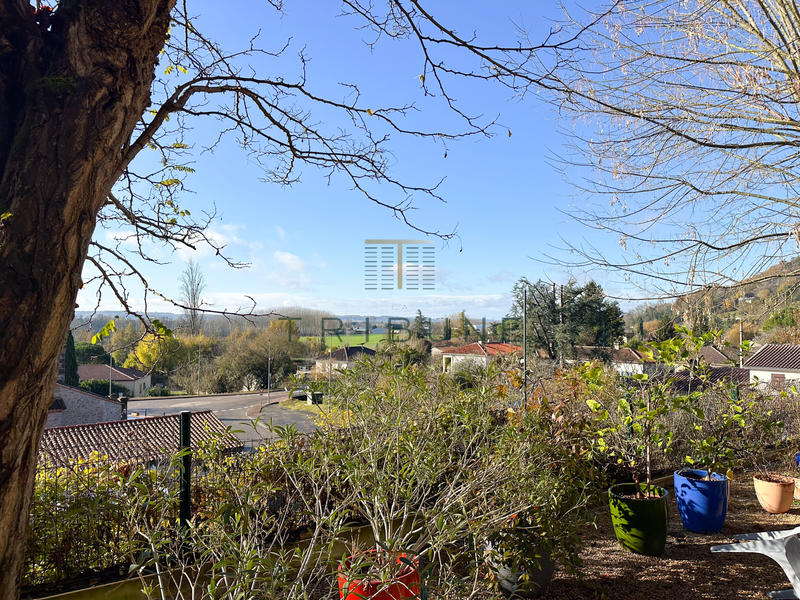 Maison - 203 m² - 6 pièces