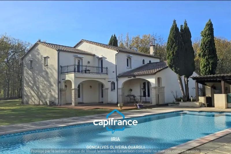 Propriété - 190 m² - 6 pièces