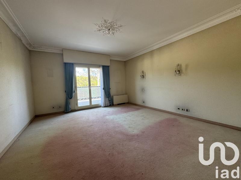 Maison - 390 m² - 8 pièces