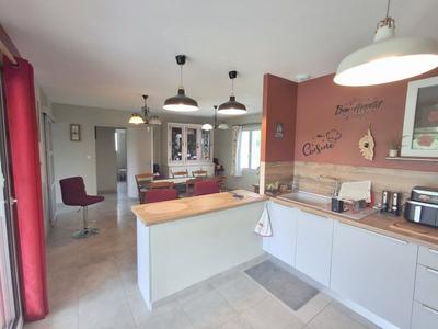 Maison - 90 m² - 5 pièces