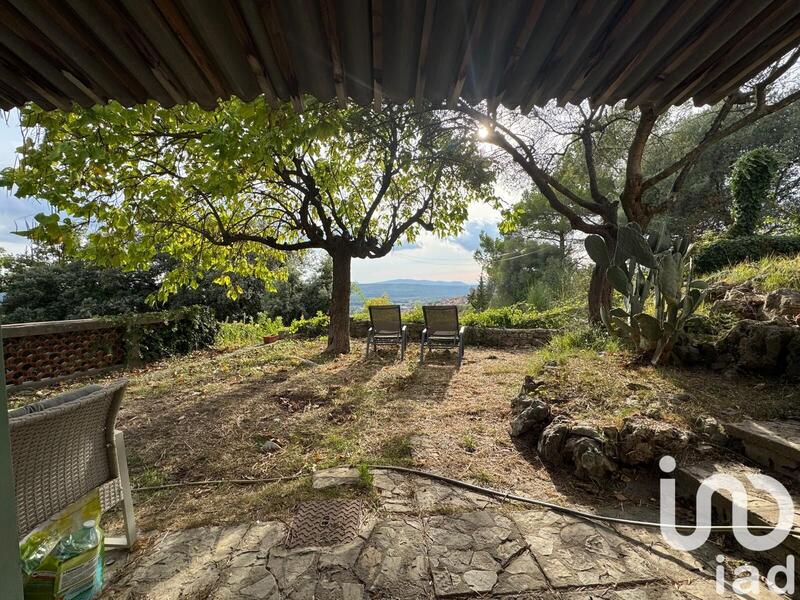 Maison - 213 m² - 9 pièces