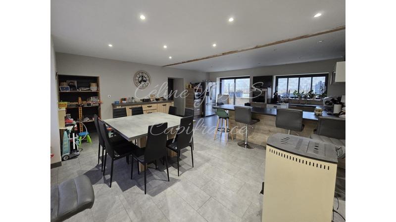 Maison - 171 m² - 9 pièces