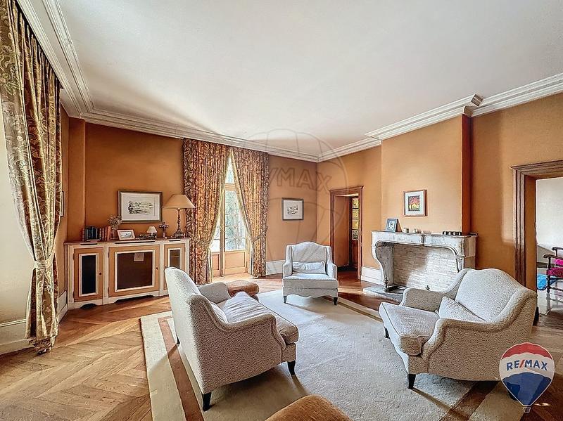 Demeure - 530 m² - 11 pièces
