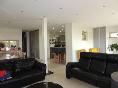 Maison - 167 m² - 6 pièces