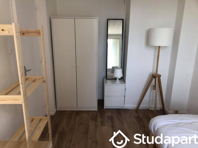 Chambre - 11 m² - 1 pièce