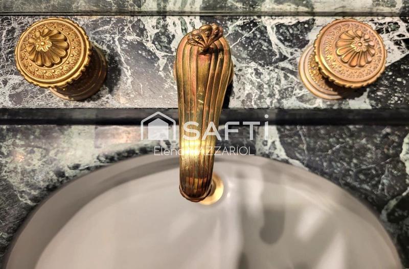 Maison - 180 m² - 7 pièces