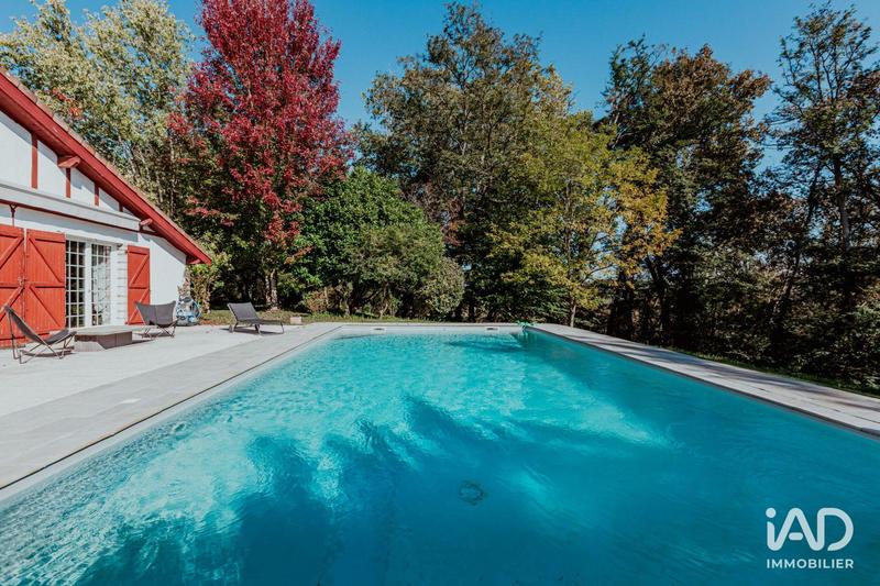 Maison - 229 m² - 6 pièces