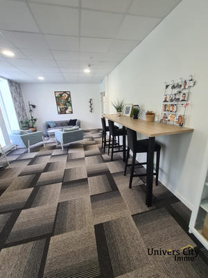 Bureau - 129 m² - 1 pièce