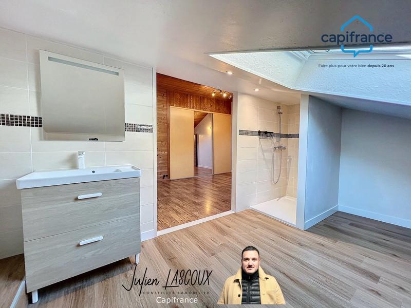 Maison - 272 m² - 10 pièces