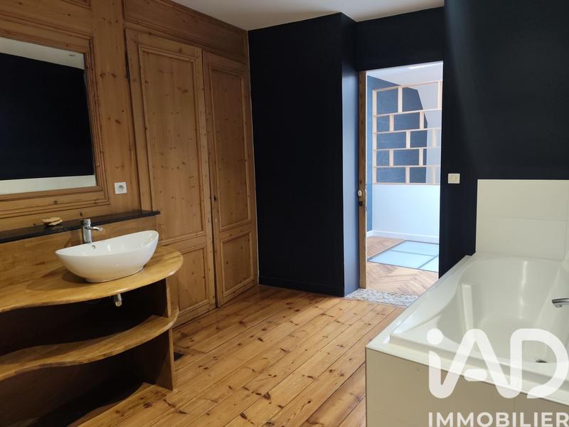 Maison - 159 m² - 8 pièces