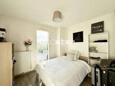 Appartement ancien - 87 m² - 4 pièces