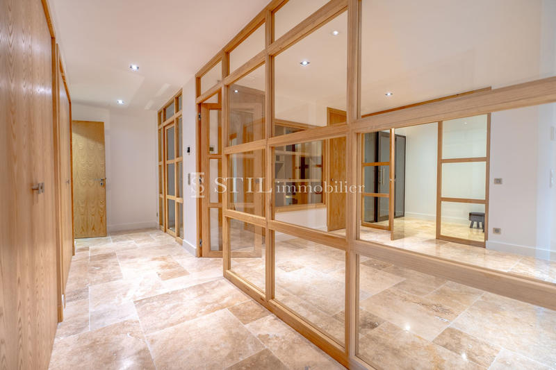 Villa - 350 m² - 6 pièces