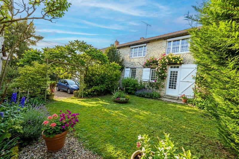 Propriété - 280 m² - 11 pièces