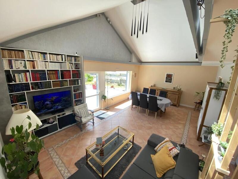 Maison - 205 m² - 8 pièces