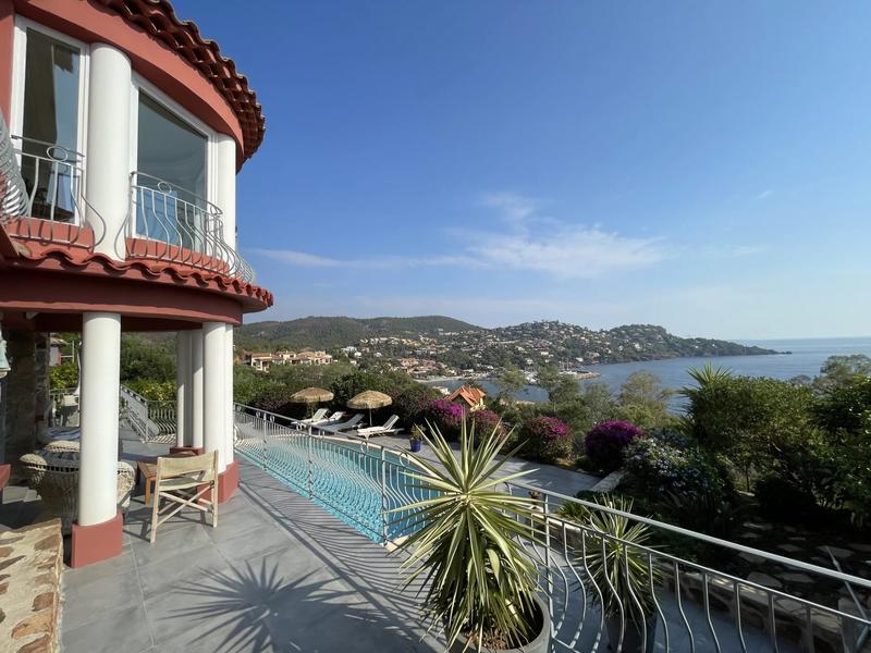 Maison - 219 m² - 6 pièces