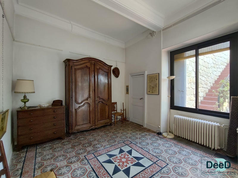 Maison - 288 m² - 9 pièces