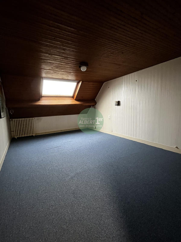 Maison - 215 m² - 8 pièces