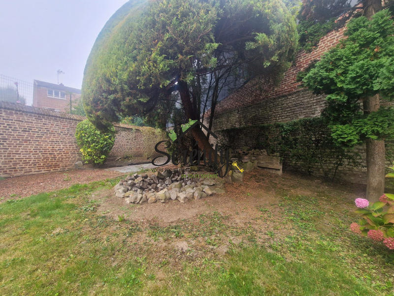 Maison - 243 m² - 8 pièces