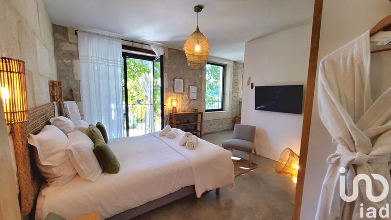 Maison - 360 m² - 10 pièces