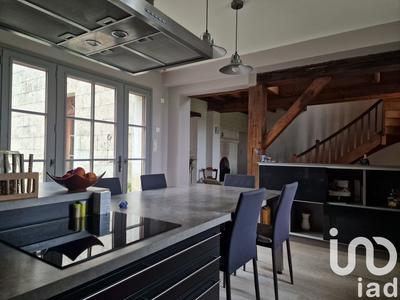 Maison - 247 m² - 7 pièces