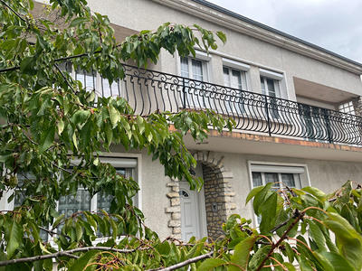 Maison - 277 m² - 11 pièces