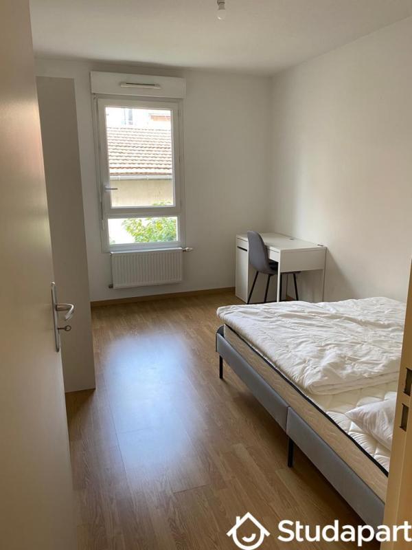 Chambre - 12 m² - 1 pièce