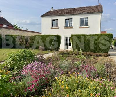 Maison traditionnelle - 110 m² - 6 pièces