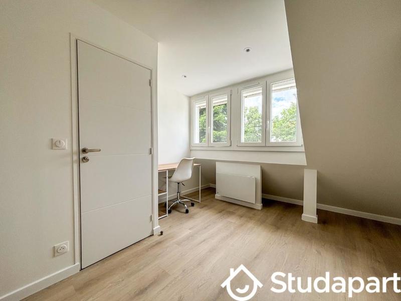 Chambre - 11 m² - 1 pièce