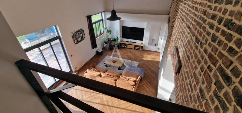 Maison - 236 m² - 8 pièces