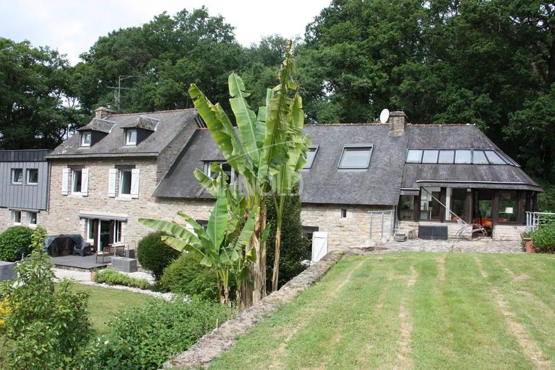 Maison - 266 m² - 9 pièces