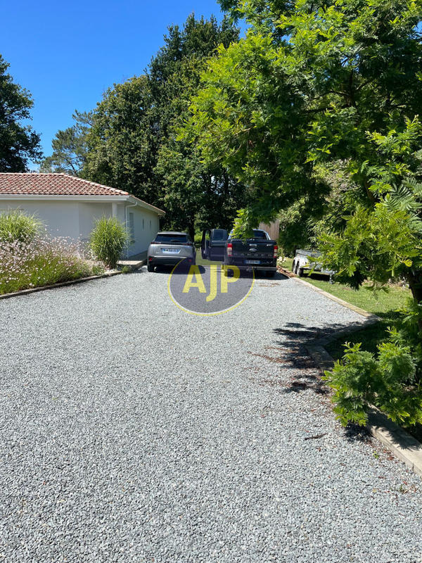 Maison - 191 m² - 5 pièces