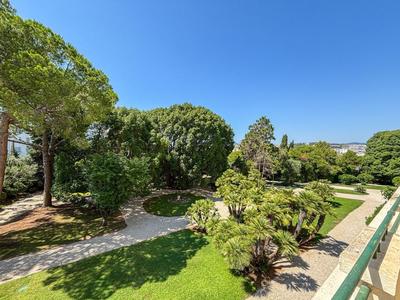 Appartement - 147 m² - 5 pièces