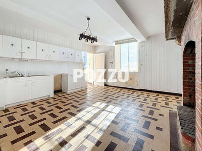 Maison - 200 m² - 7 pièces