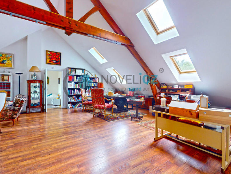 Maison - 291 m² - 9 pièces