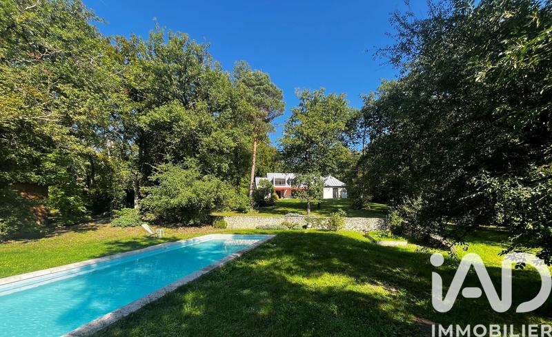 Maison - 250 m² - 9 pièces