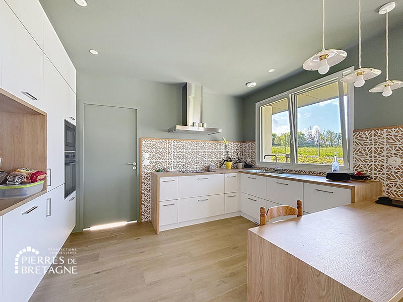 Maison - 190 m² - 8 pièces