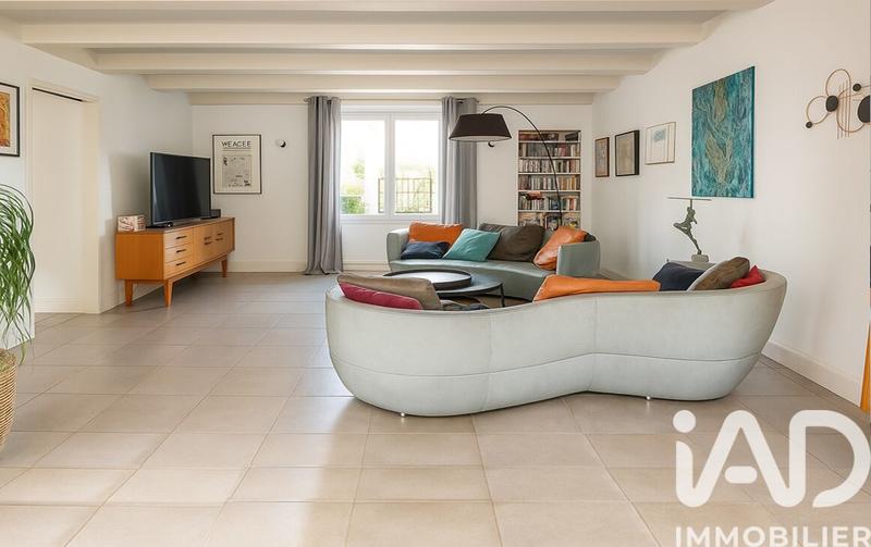 Maison - 238 m² - 9 pièces