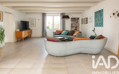 Maison - 238 m² - 9 pièces