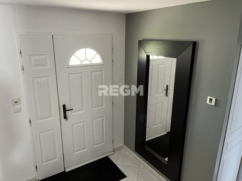 Maison - 215 m² - 8 pièces