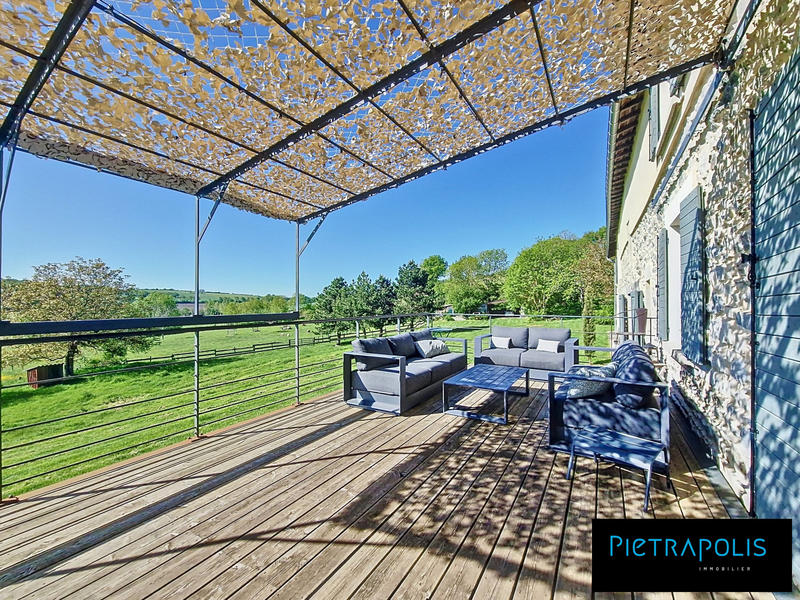 Maison - 375 m² - 12 pièces