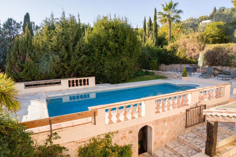 Maison - 318 m² - 11 pièces