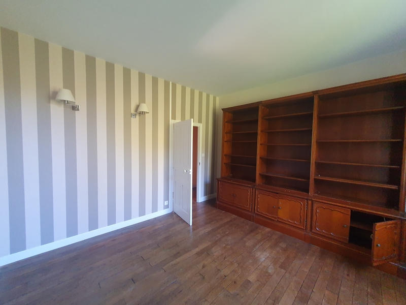Propriété - 306 m² - 10 pièces