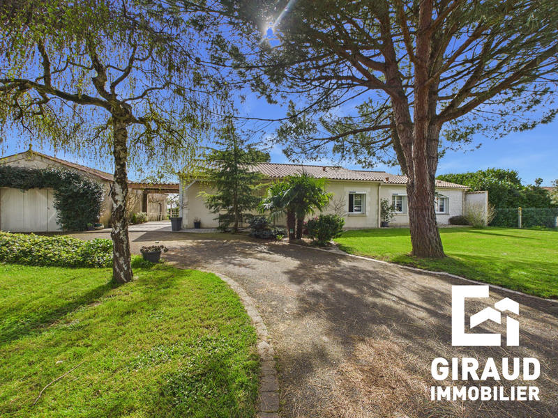 Maison - 162 m² - 8 pièces