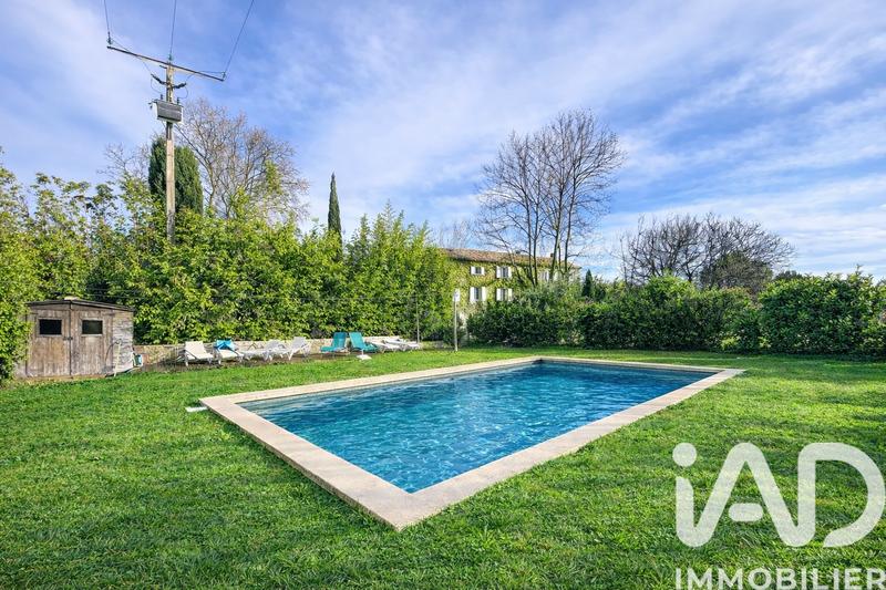 Maison - 460 m² - 13 pièces