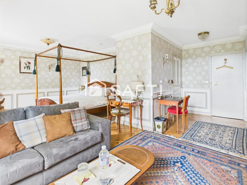 Maison - 380 m² - 13 pièces