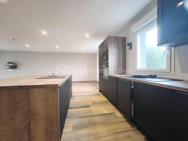 Maison - 143 m² - 5 pièces