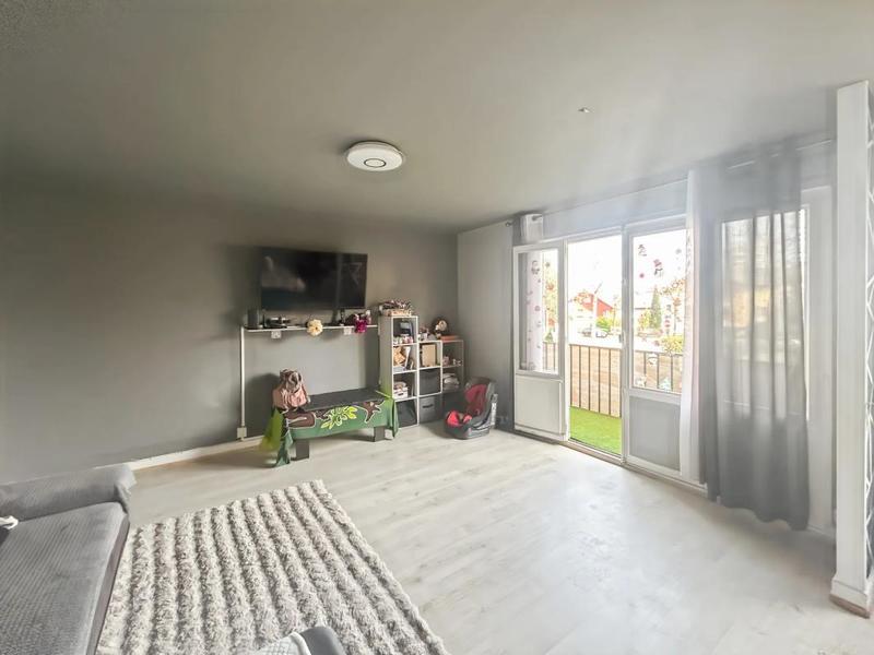 Appartement - 90 m² - 4 pièces