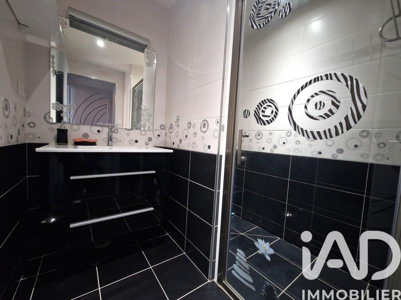 Maison - 208 m² - 5 pièces